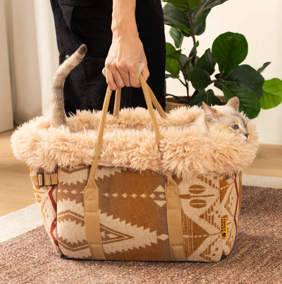 WAGNESTG  Large Reversible All-Season Indie Boho Cat Carrier