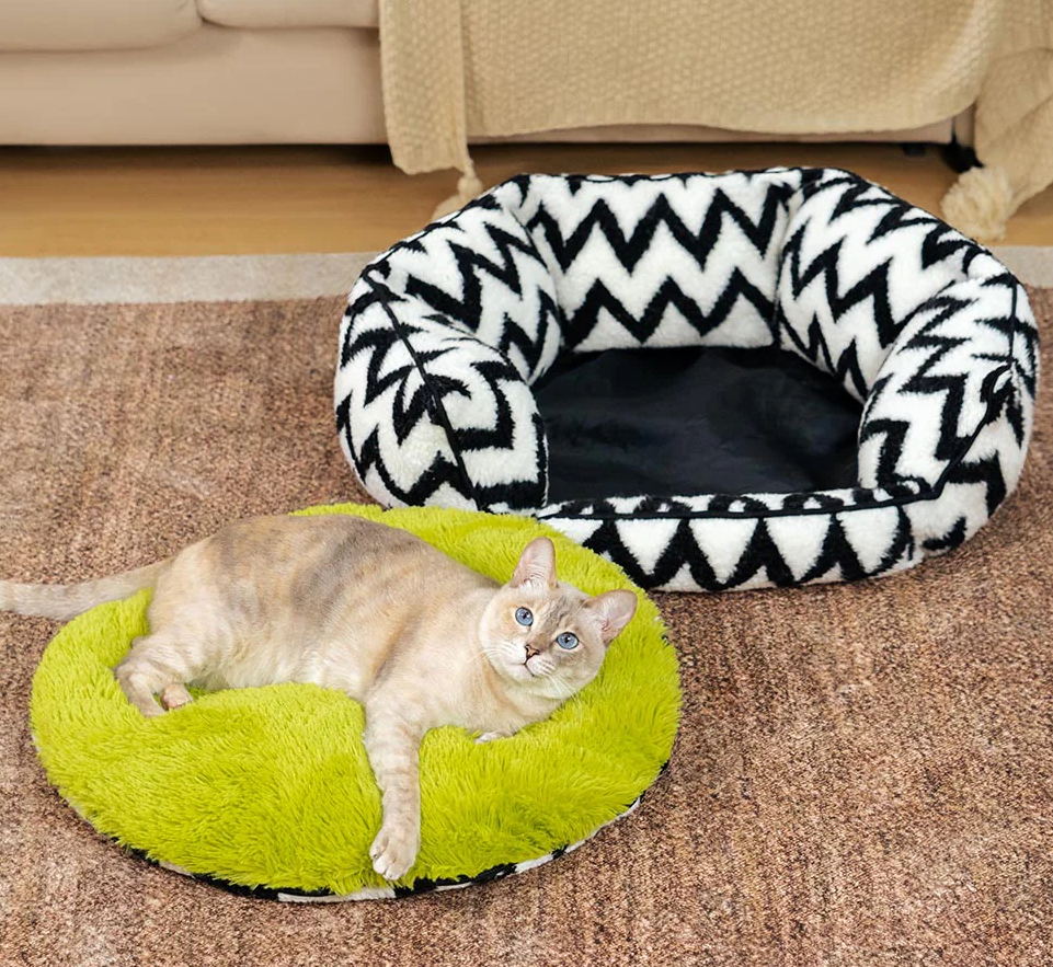 WAGNESTG  Plush Retreat Cat Bed-The Warm Hugger